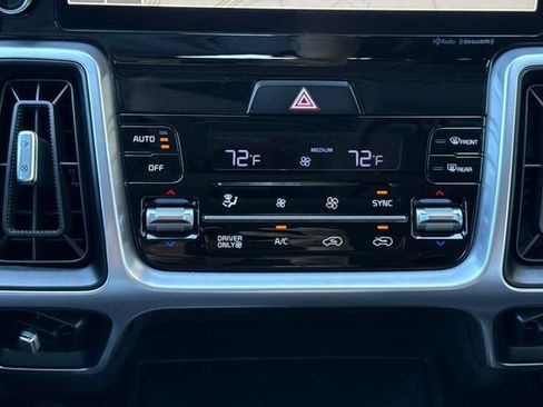 Certified 2023 Kia Sorento EX AWD/4WD image 29