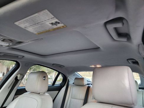 Used 2010 Jaguar XF Luxury RWD image 35