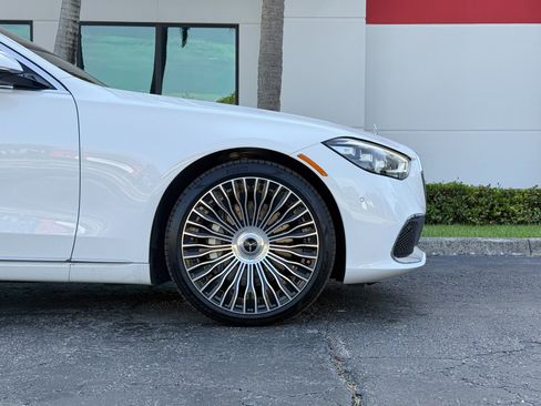 Used 2024 Mercedes-Benz Maybach S 580 4MATIC image 3
