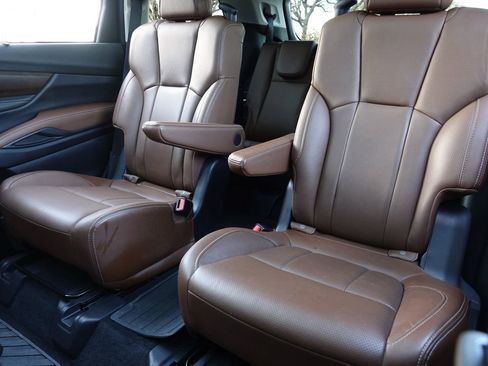 Used 2023 Subaru Ascent Touring image 11