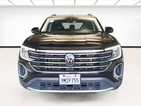 Used 2024 Volkswagen Atlas SE image 2