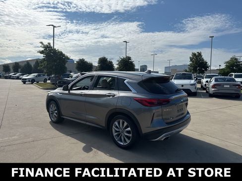 Used 2020 INFINITI QX50 Luxe w/ Navigation Package FWD image 6