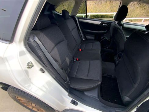Used 2019 Subaru Outback 2.5i Premium image 19