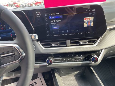 Used 2026 Chevrolet Equinox LT w/ Convenience Package II image 47