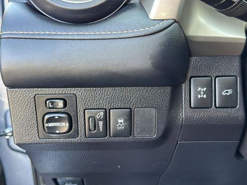 Used 2014 Toyota RAV4 Limited image 12