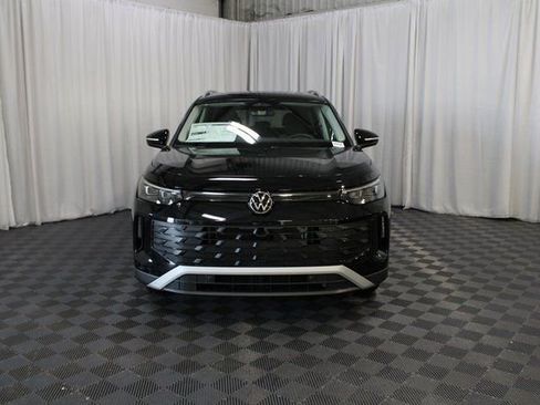 New 2025 Volkswagen Tiguan S FWD image 28