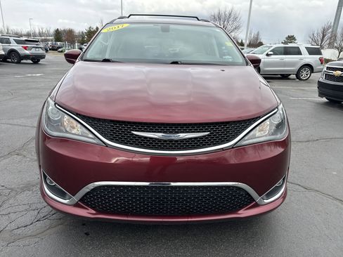 Used 2017 Chrysler Pacifica Touring-L image 13