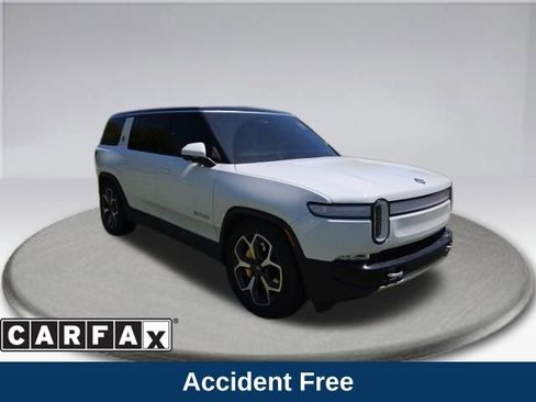 Used 2023 Rivian R1S Adventure image 2