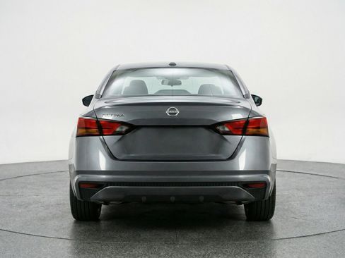 Used 2025 Nissan Altima 2.5 SV FWD image 7