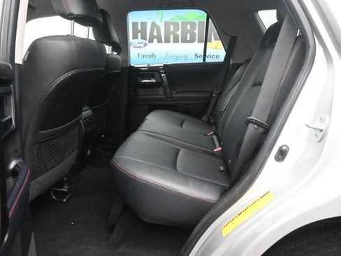 Used 2024 Toyota 4Runner TRD Off-Road Premium image 9