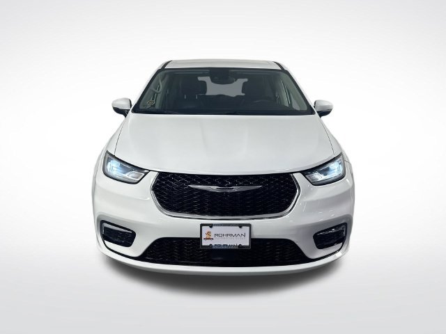 Used 2023 Chrysler Pacifica Touring-L FWD image 25