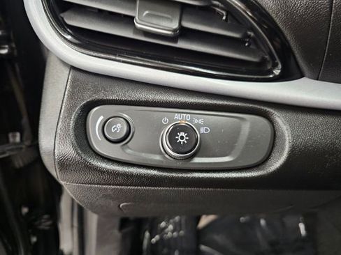 Used 2017 Chevrolet Volt LT w/ Comfort Package image 12