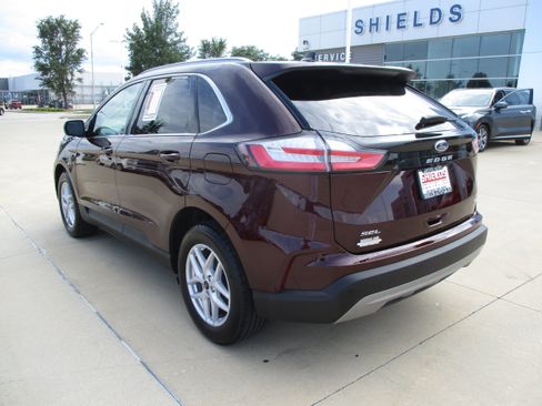 Used 2024 Ford Edge SEL w/ Convenience Package AWD/4WD image 4