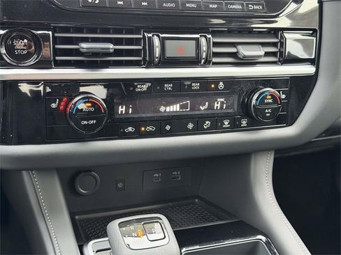 New 2025 Nissan Pathfinder SL image 21