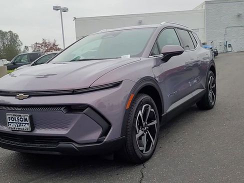 New 2026 Chevrolet Equinox EV LT image 4