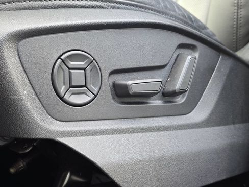 Used 2023 Audi Q7 3.0T Premium Plus w/ Premium Plus Package AWD/4WD image 26