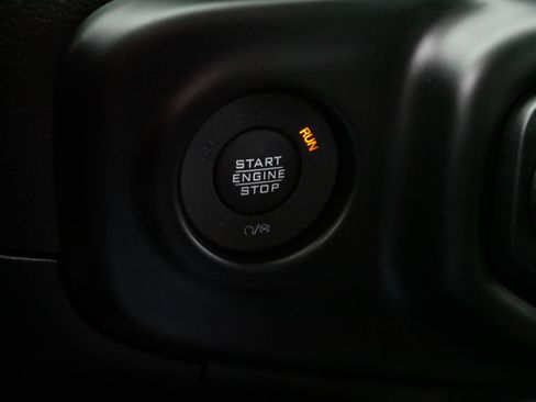 Used 2022 Jeep Wrangler Sport AWD/4WD image 29