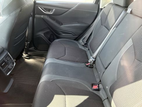 Used 2019 Subaru Forester Premium image 8
