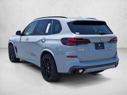 New 2026 BMW X5 xDrive40i w/ M Sport Package AWD/4WD image 8
