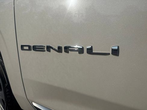 Used 2024 GMC Yukon XL Denali w/ Denali Reserve Package AWD/4WD image 45