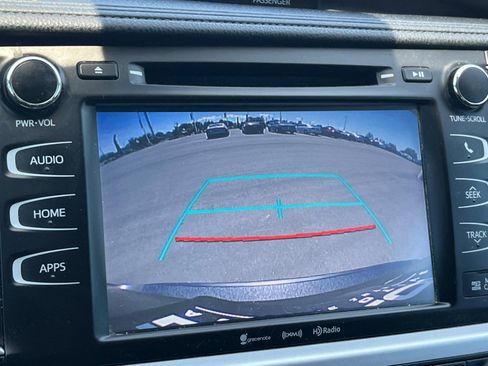 Used 2018 Toyota Highlander XLE AWD/4WD image 21