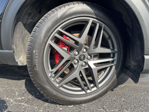 Used 2025 Ford Explorer ST-Line w/ Premium Package image 2