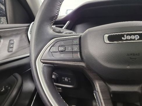 Used 2022 Jeep Grand Cherokee L Limited AWD/4WD image 30