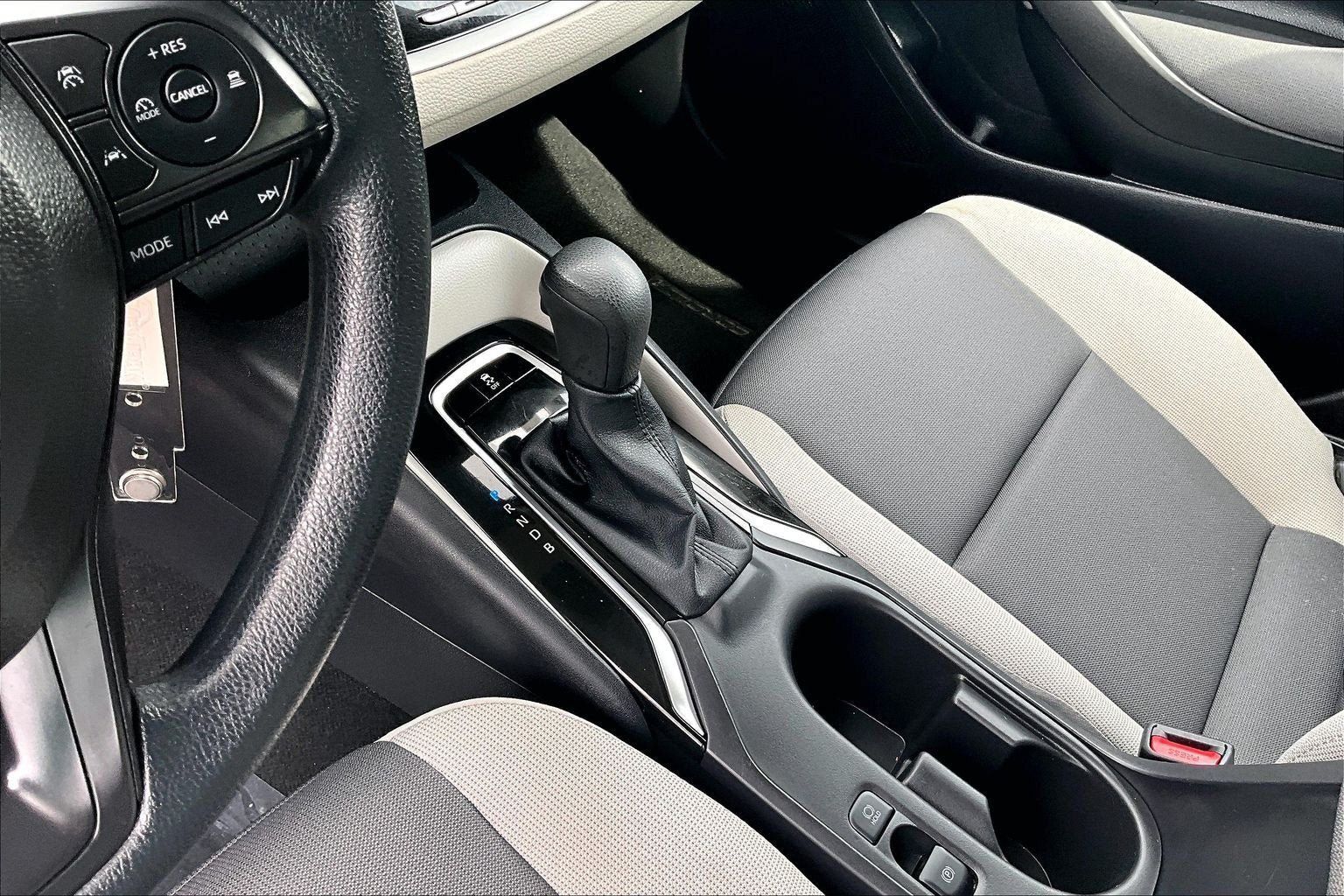 Used 2025 Toyota Corolla LE FWD image 16