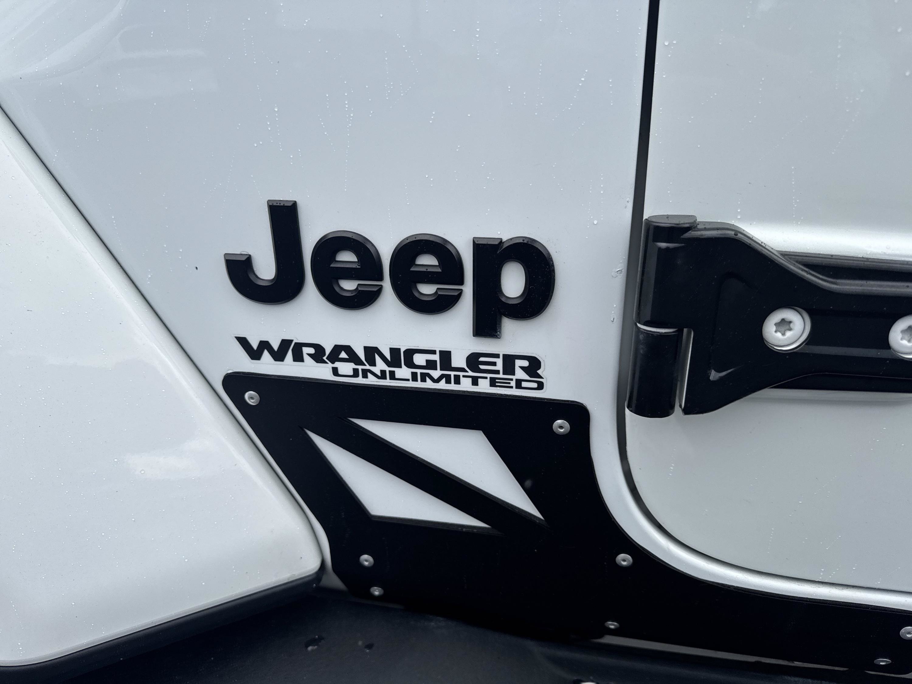 Used 2020 Jeep Wrangler Unlimited Sahara AWD/4WD image 10