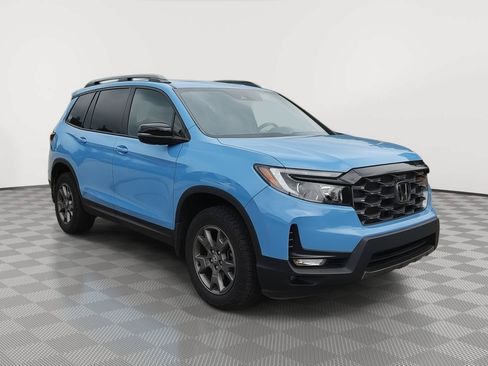 Used 2024 Honda Passport TrailSport image 4