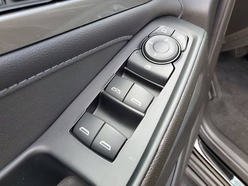 Certified 2023 Chevrolet Traverse LT FWD image 19