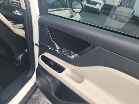 New 2026 Lincoln Corsair Premiere image 20