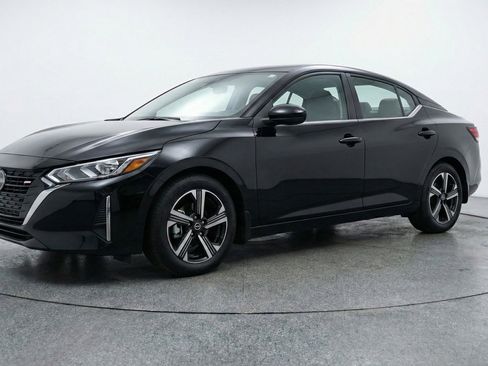 Used 2025 Nissan Sentra SV FWD image 3