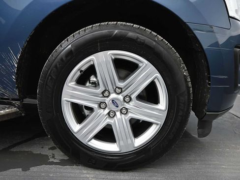 Used 2020 Ford Expedition XLT w/ Equipment Group 202A AWD/4WD image 10