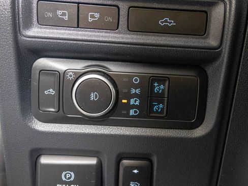 Used 2022 Ford F150 Lariat w/ Equipment Group 502A High AWD/4WD image 40