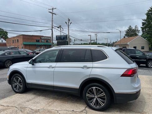 Used 2018 Volkswagen Tiguan SE AWD/4WD image 9