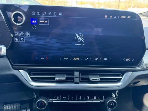 Used 2025 Chevrolet Equinox EV LT image 26