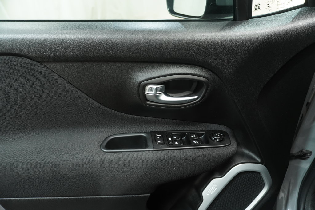 Used 2021 Jeep Renegade Latitude w/ Convenience Group AWD/4WD image 20