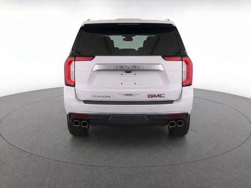 Used 2025 GMC Yukon XL Denali AWD/4WD image 3