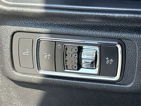 Used 2022 Lincoln Corsair Reserve w/ Elements Package image 34