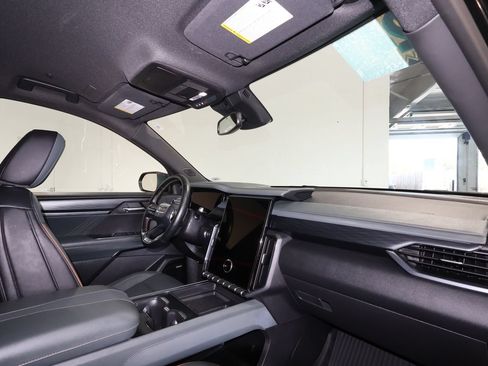 Used 2024 GMC Acadia AT4 w/ Luxury Package AWD/4WD image 28