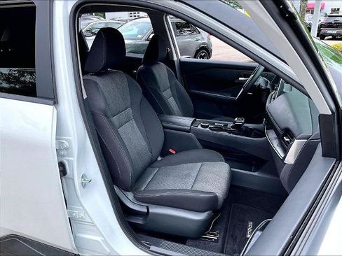 Certified 2024 Nissan Rogue SV AWD/4WD image 11