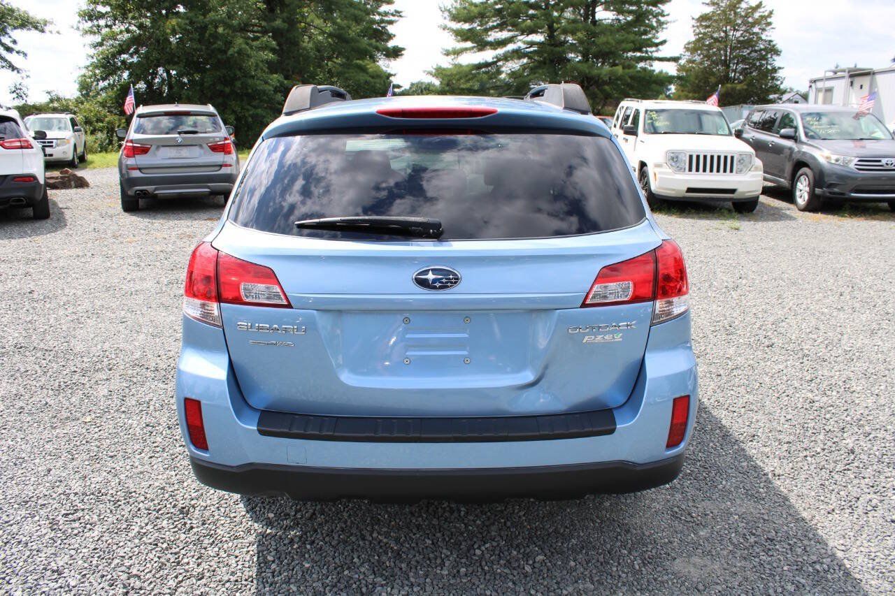 Used 2010 Subaru Outback 2.5i Limited AWD/4WD image 8