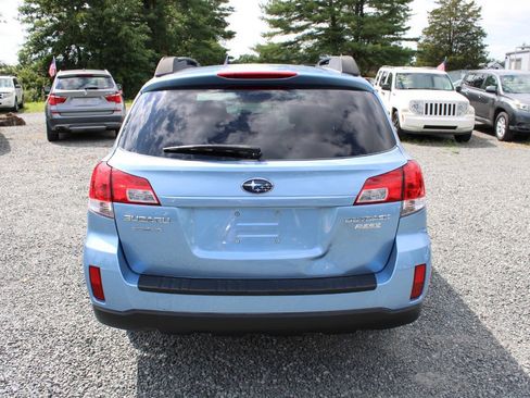 Used 2010 Subaru Outback 2.5i Limited AWD/4WD image 8
