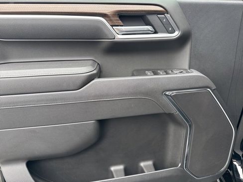 Used 2025 Chevrolet Silverado 1500 RST image 9