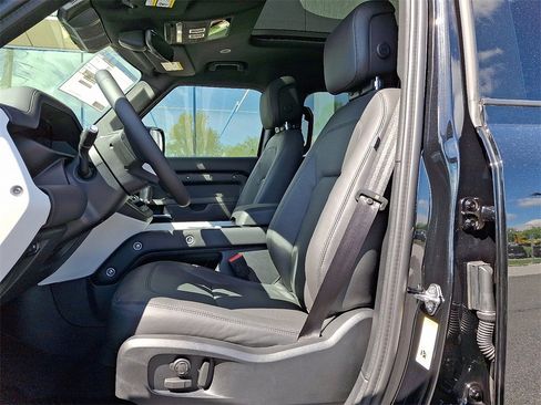 New 2025 Land Rover Defender 110 S image 10
