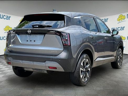 Used 2025 Nissan Kicks SV AWD/4WD image 6