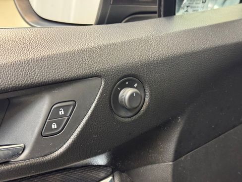 Used 2017 Chevrolet Cruze LT FWD image 9