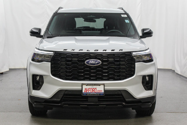 Certified 2026 Ford Explorer ST-Line AWD/4WD image 3