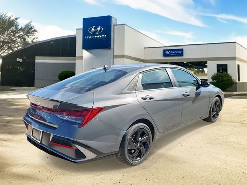 New 2026 Hyundai Elantra SEL Sport Premium FWD image 4